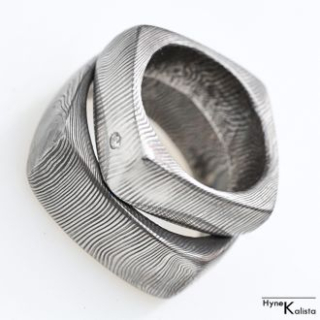 Kuta obrączka damasteel i diament 1.8mm – Okrągły kwadracik 